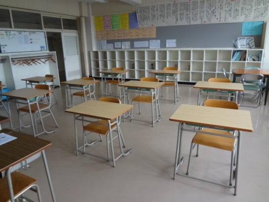 洞爺中学校1年教室